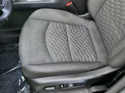 Used 2021 Chevrolet Equinox LT FWD image 18