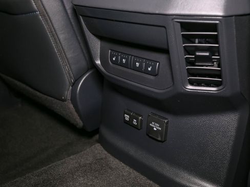 Used 2023 Toyota Tundra Platinum AWD/4WD image 23