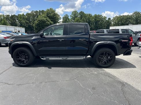 Used 2025 Chevrolet Colorado Trail Boss AWD/4WD image 5