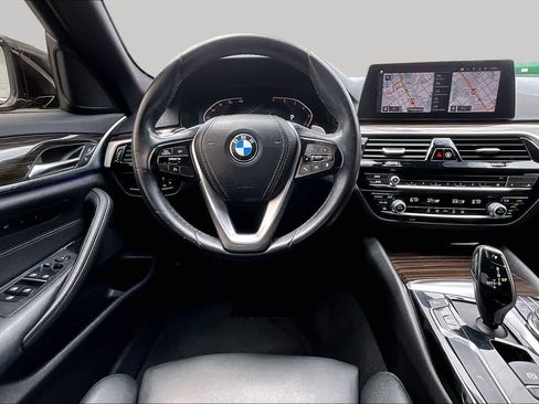 Used 2020 BMW 530i RWD image 6