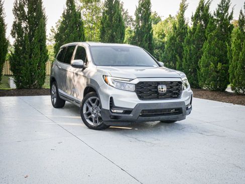 Used 2022 Honda Passport EX-L image 2