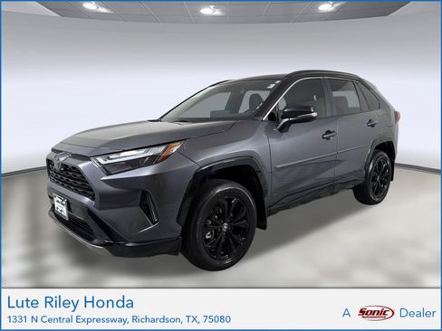 Used 2025 Toyota RAV4 XSE AWD/4WD image 1