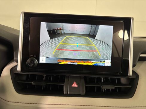 Used 2025 Toyota RAV4 XLE w/ Convenience Package FWD image 20