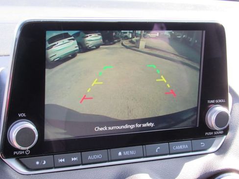 Used 2025 Nissan Sentra SV FWD image 20