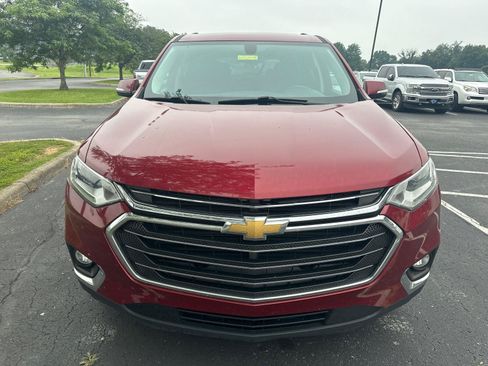 Used 2019 Chevrolet Traverse LT FWD image 2
