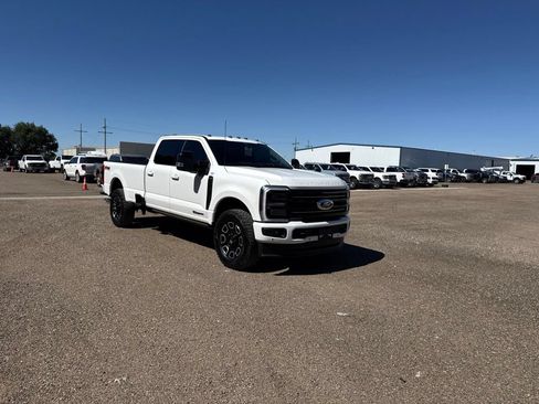 Used 2025 Ford F350 Platinum w/ FX4 Off-Road Package AWD/4WD image 9