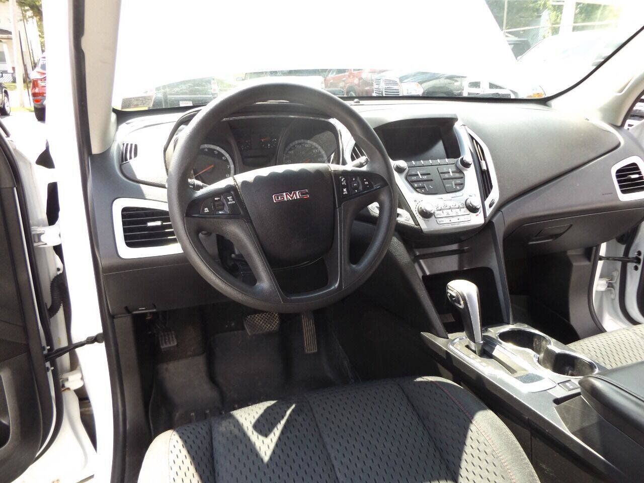 Used 2015 GMC Terrain SLE AWD/4WD image 16