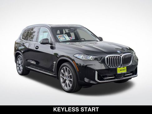 Used 2025 BMW X5 xDrive50e AWD/4WD image 2