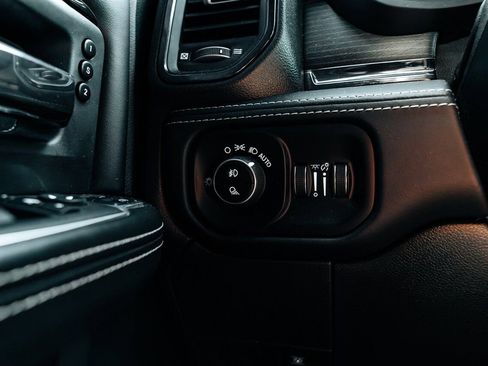 Used 2024 RAM 2500 Limited image 29