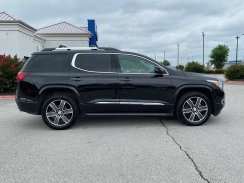 Used 2017 GMC Acadia Denali w/ Technology Package FWD image 8