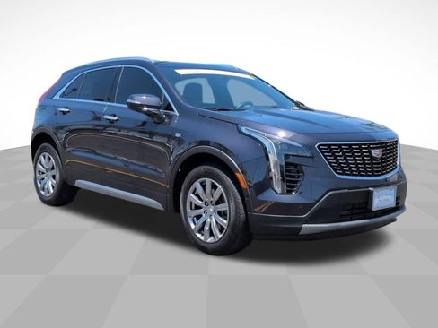 Certified 2022 Cadillac XT4 Premium Luxury w/ Enhanced Visibility Package FWD image 3