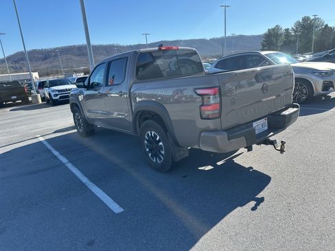 Used 2024 Nissan Frontier PRO-4X w/ Technology Package image 8