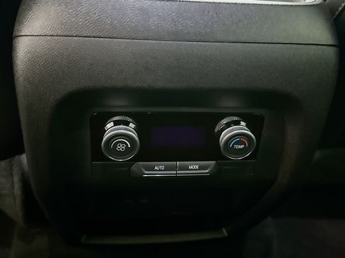 Used 2025 Buick Enclave Preferred FWD image 27
