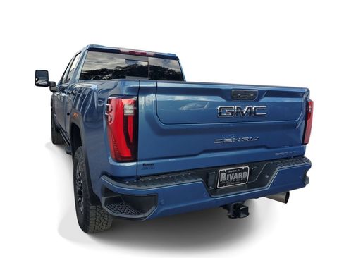 Used 2024 GMC Sierra 2500 Denali Ultimate AWD/4WD image 3