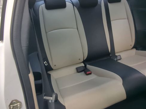 Used 2017 Honda Civic EX-L image 22