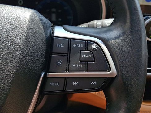 Used 2023 Toyota Highlander Platinum AWD/4WD image 21