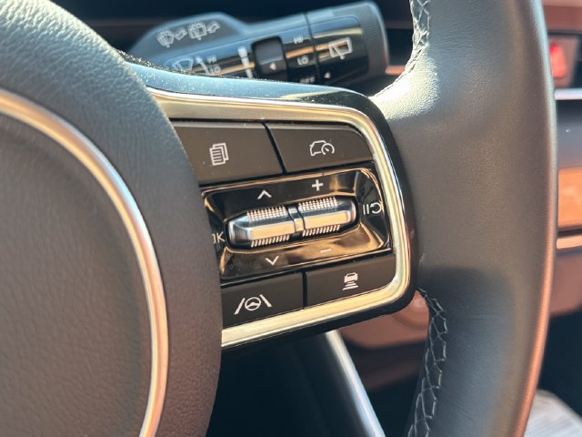 Certified 2026 Kia Carnival EX FWD image 38