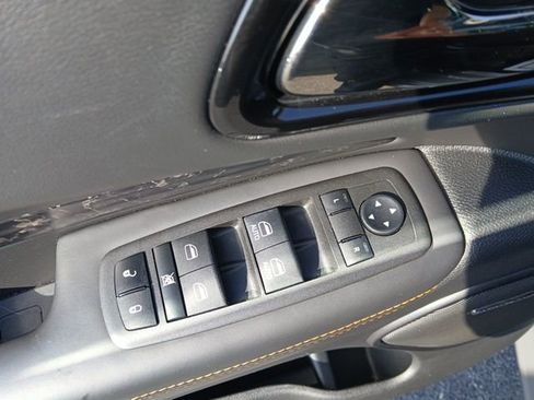 Certified 2022 Dodge Durango R/T w/ Hemi Orange Plus Package image 40