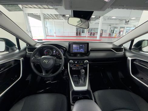 Used 2022 Toyota RAV4 LE AWD/4WD image 22