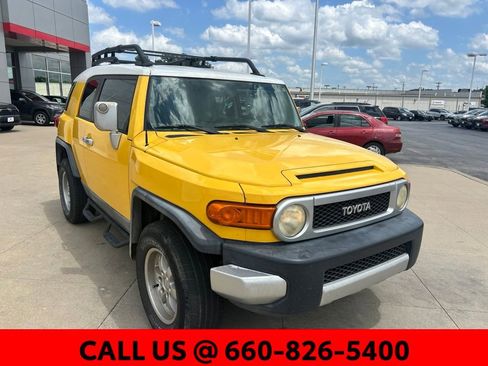 Used 2007 Toyota FJ Cruiser 4WD image 3