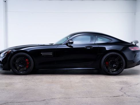 Used 2020 Mercedes-Benz AMG GT C image 4