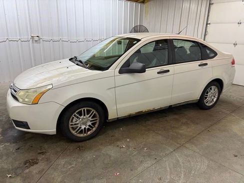 Used 2009 Ford Focus SE FWD image 4