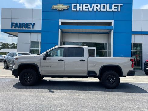 Used 2026 Chevrolet Silverado 2500 ZR2 AWD/4WD image 2
