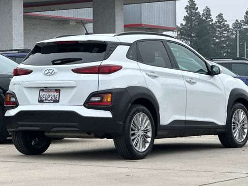 Used 2018 Hyundai Kona SEL image 3