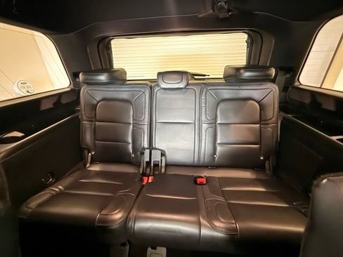 Used 2019 Lincoln Navigator Select AWD/4WD image 18