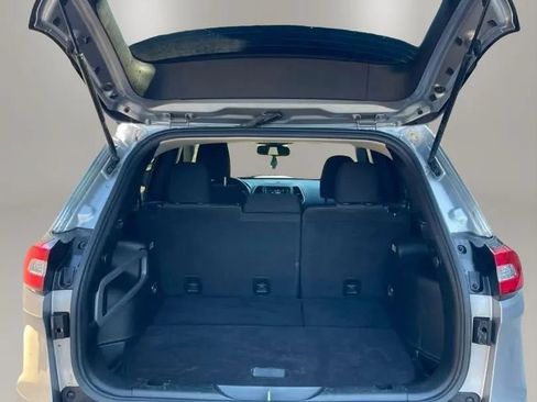Used 2017 Jeep Cherokee Sport AWD/4WD image 17