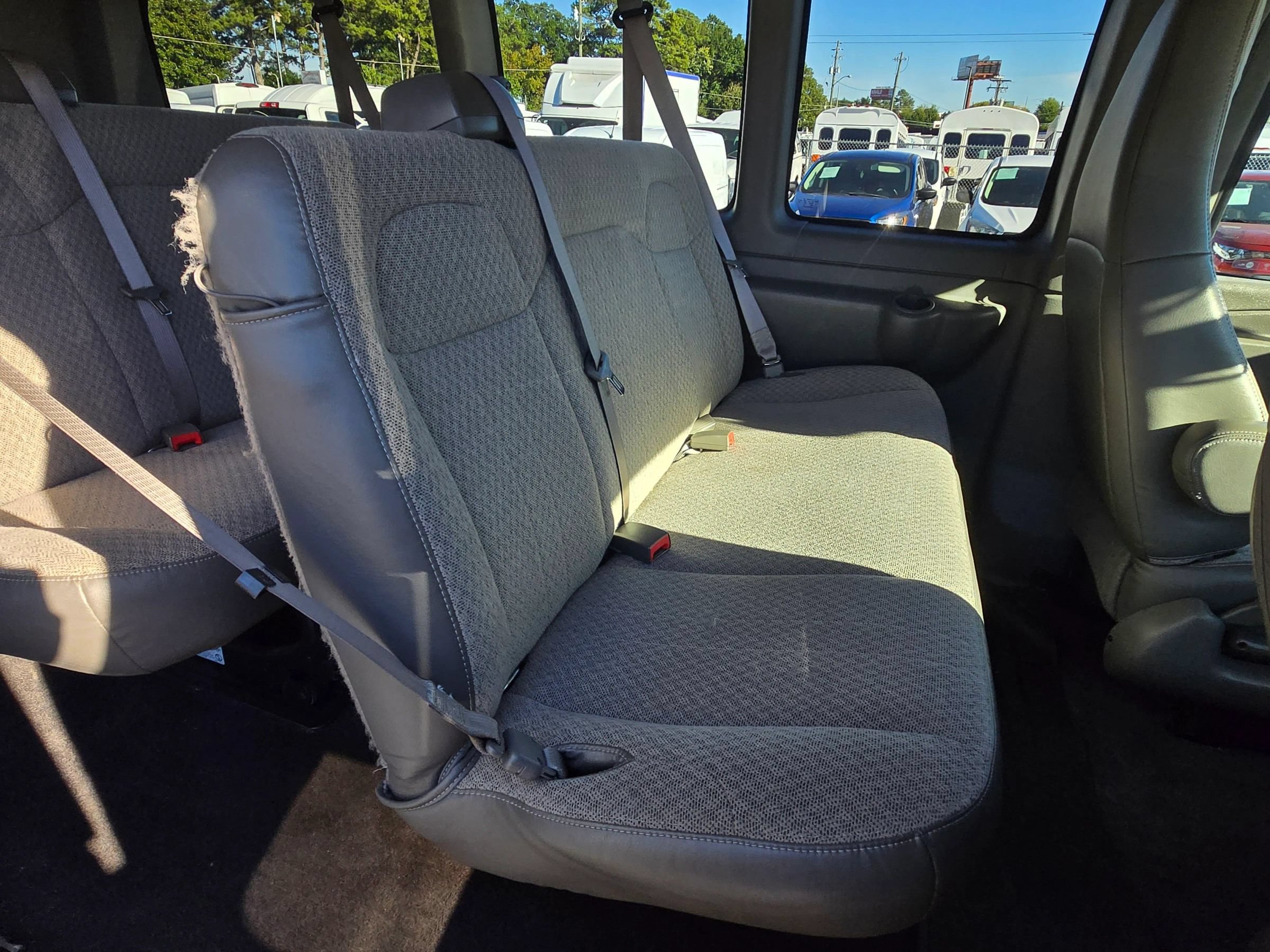 Used 2017 Chevrolet Express 2500 LS RWD image 18