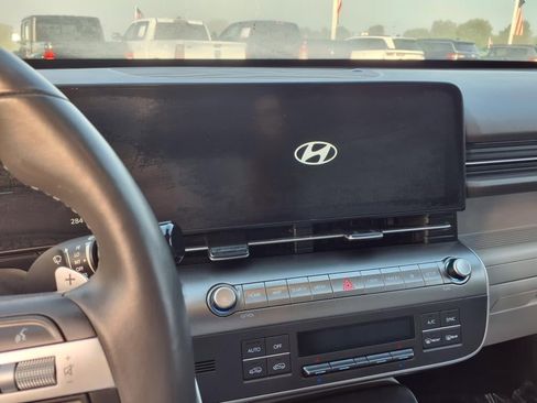 Used 2024 Hyundai Kona Limited image 12
