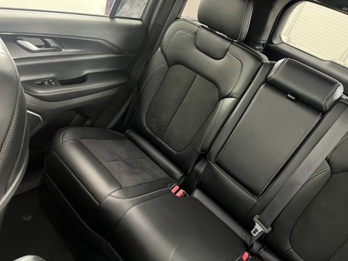 Used 2022 Jeep Grand Cherokee Altitude AWD/4WD image 22