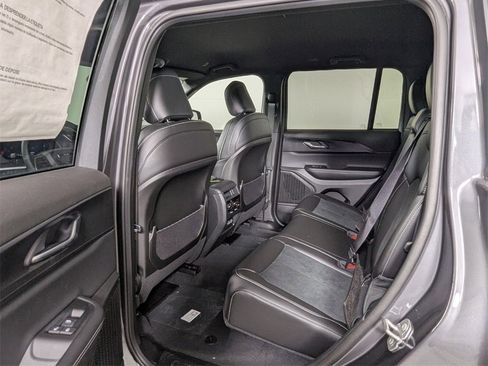 New 2025 Jeep Grand Cherokee Altitude image 25