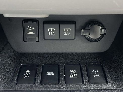 Used 2019 Toyota Highlander Limited image 23