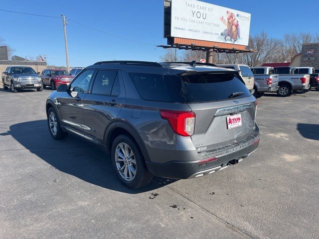 Used 2021 Ford Explorer XLT w/ Equipment Group 202A AWD/4WD image 6