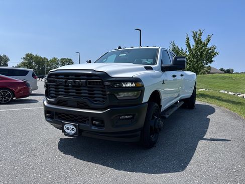 New 2026 RAM 3500 Tradesman AWD/4WD image 20