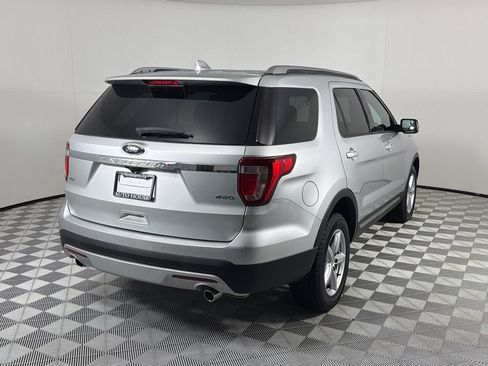 Used 2016 Ford Explorer XLT w/ Equipment Group 202A AWD/4WD image 5