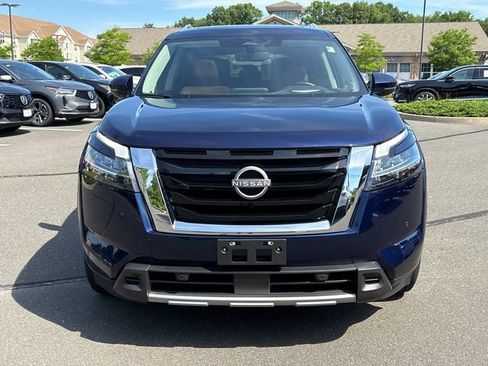 Used 2024 Nissan Pathfinder Platinum AWD/4WD image 6