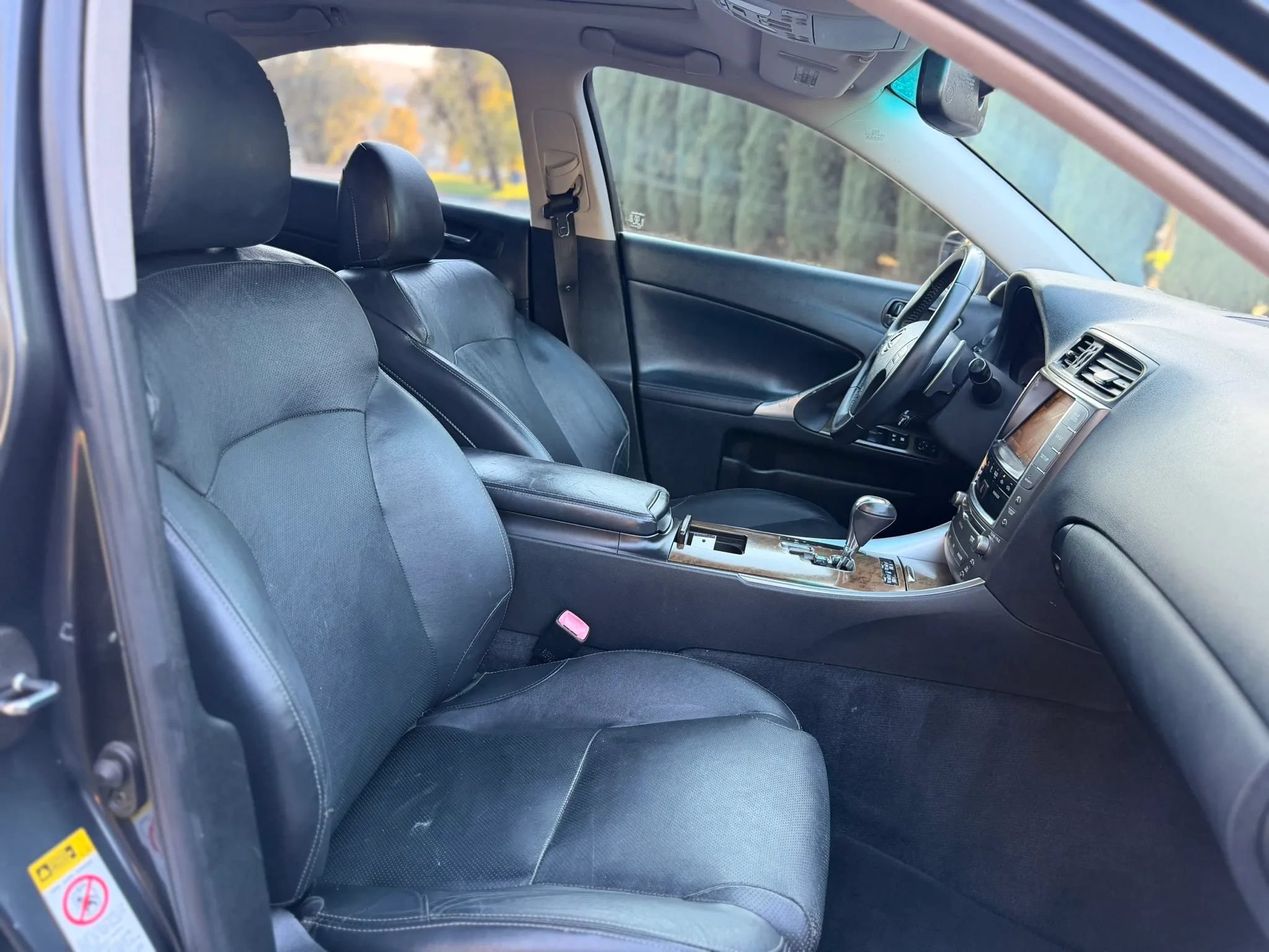 Used 2010 Lexus IS 250 w/ Preferred Accessory Package RWD image 13