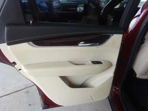 Used 2017 Cadillac XT5 Luxury w/ Driver Awareness Package FWD image 20