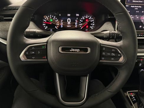 Used 2024 Jeep Compass Latitude w/ Convenience Group AWD/4WD image 11