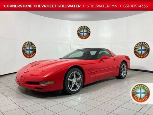 Used 2000 Chevrolet Corvette Coupe w/ Performance Handling Pkg image 1
