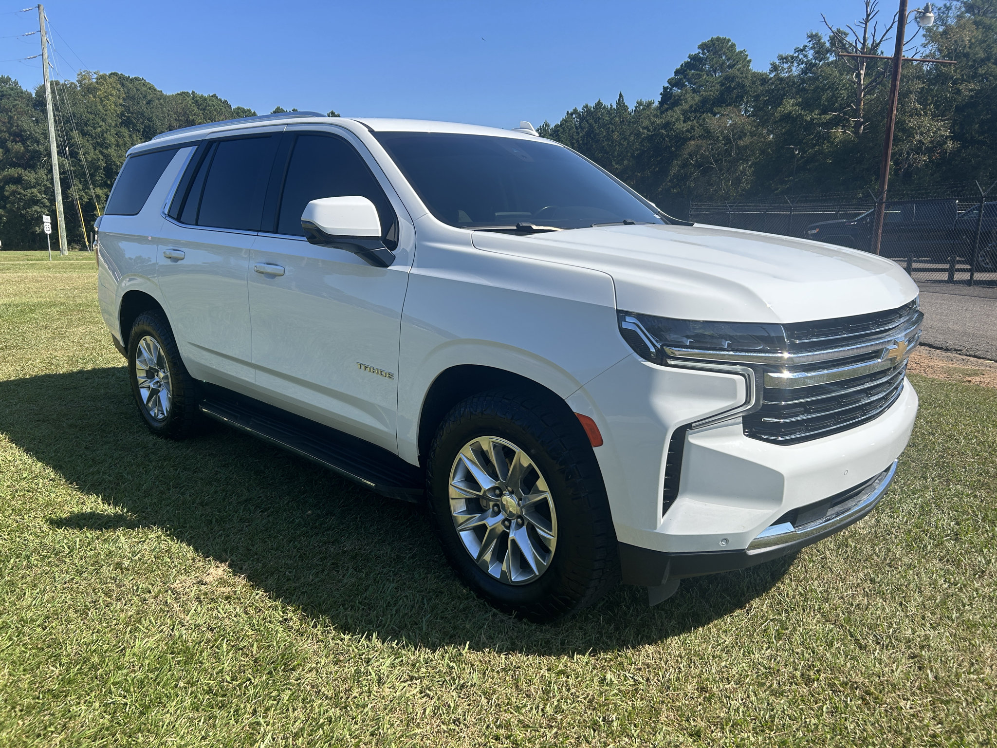 Used 2022 Chevrolet Tahoe LT w/ Luxury Package RWD image 7