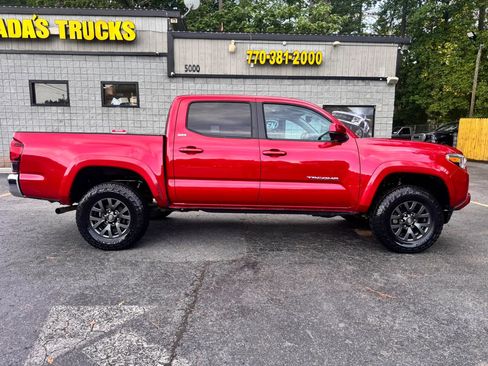 Used 2020 Toyota Tacoma SR5 RWD image 8