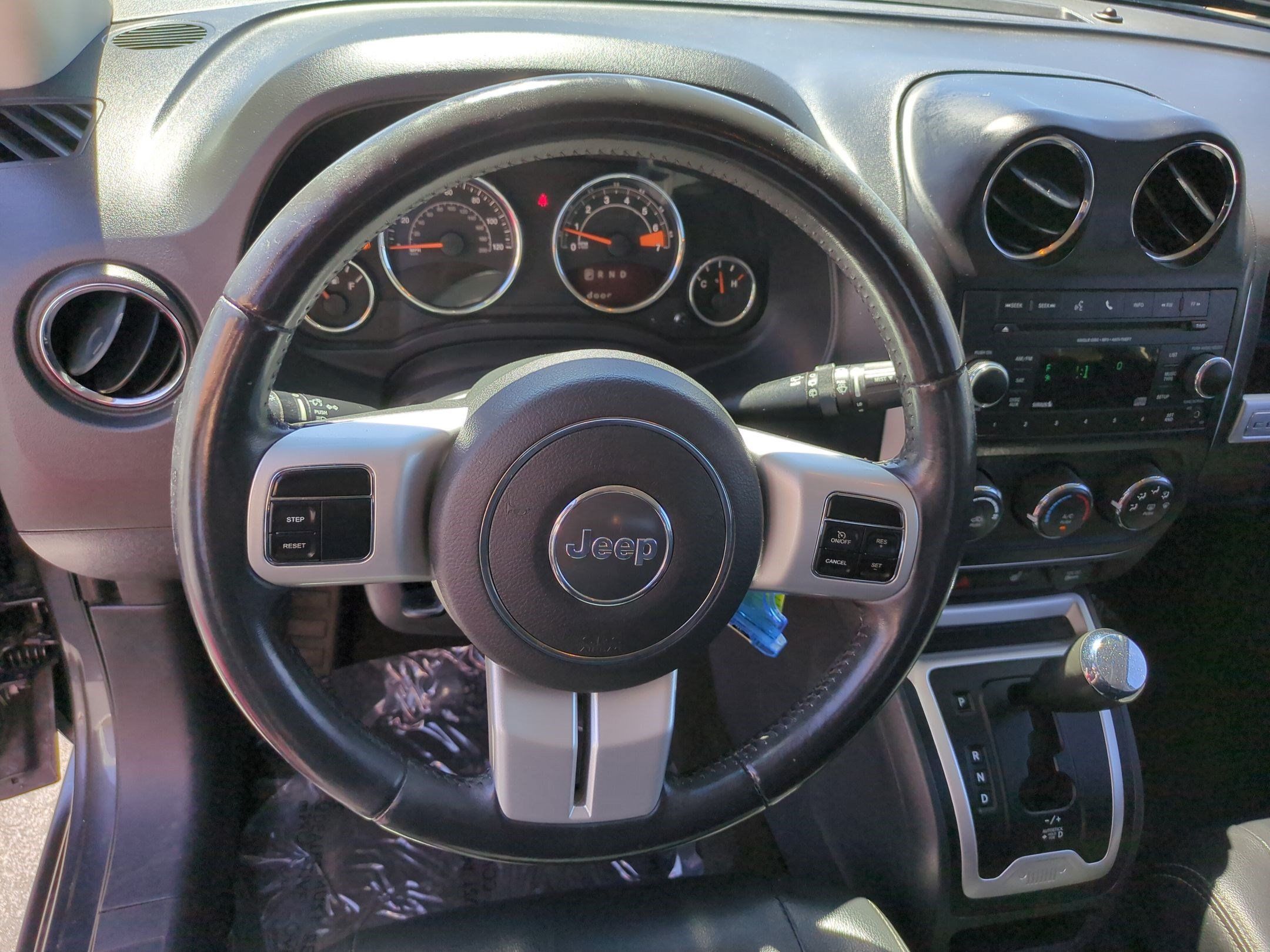 Used 2017 Jeep Compass Latitude FWD image 16
