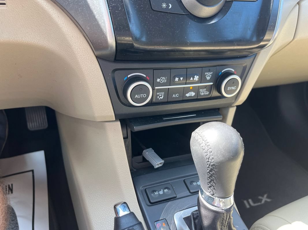 Used 2016 Acura ILX FWD image 28