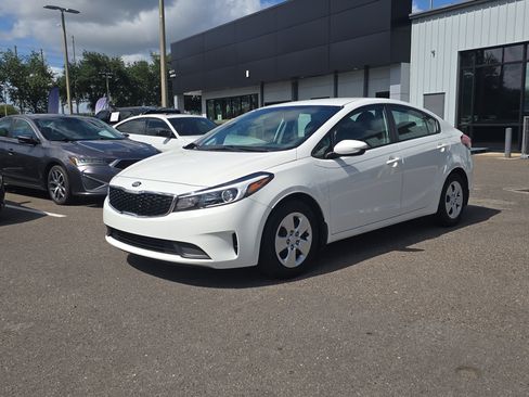 Used 2018 Kia Forte LX FWD image 4