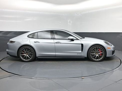 Used 2019 Porsche Panamera GTS image 2
