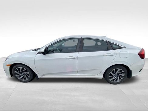 Used 2018 Honda Civic EX image 4